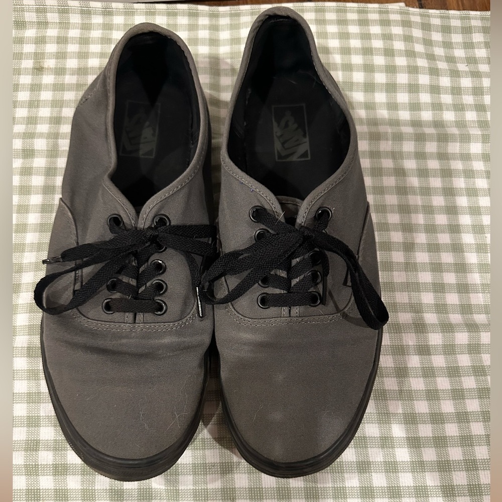 **Men’s Vans Sneakers – Gray & Black – Size 12**